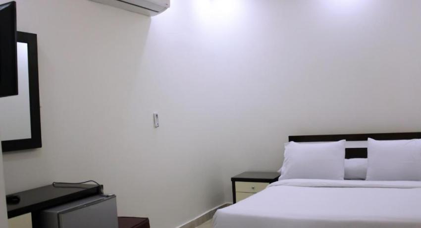 Deluxe Queen Room